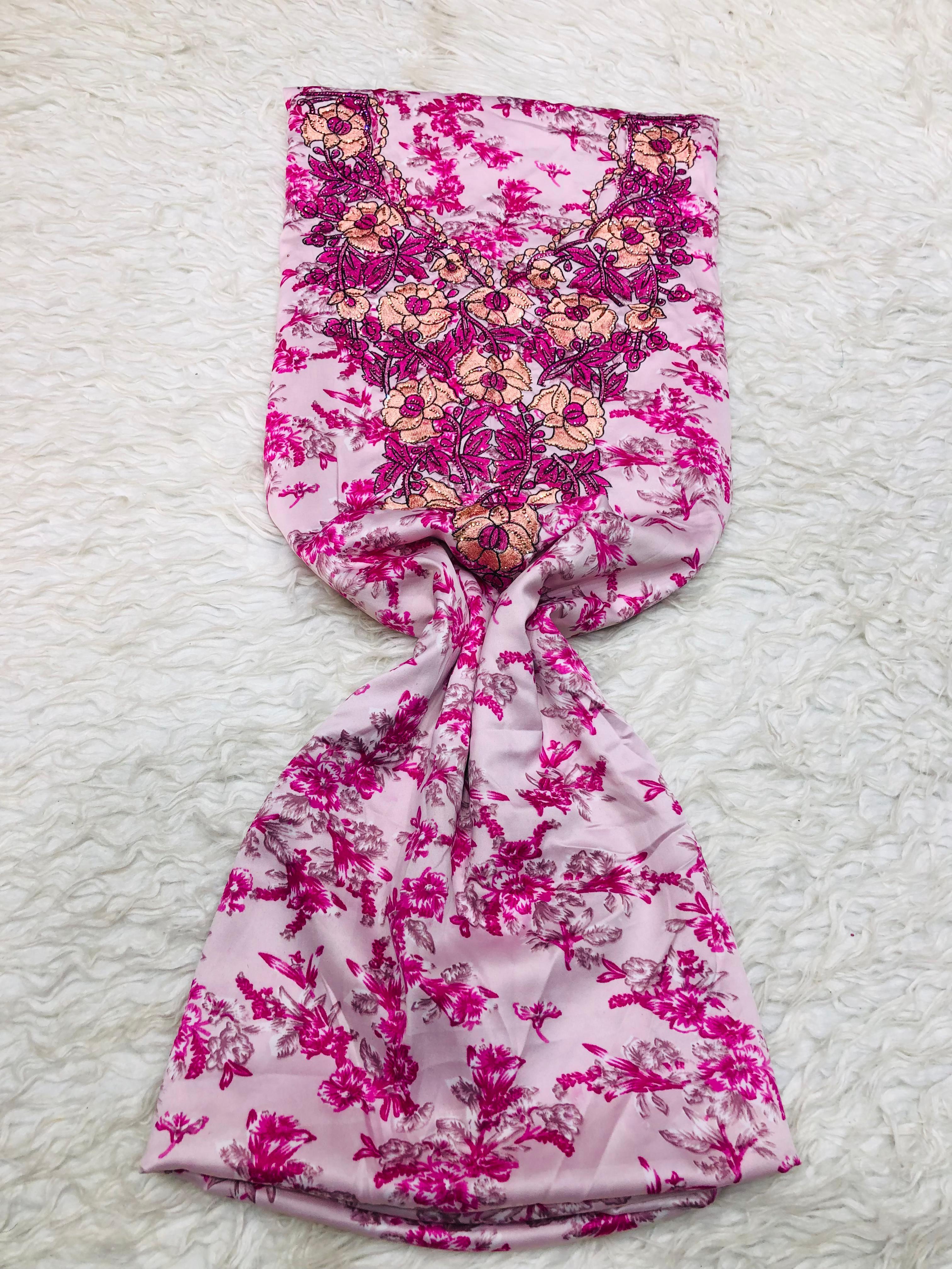 Mikhwar Mukharam en Rose