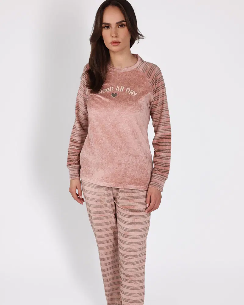Pyjama rose avec détail satiné | Collection La Douceur d’Hiver