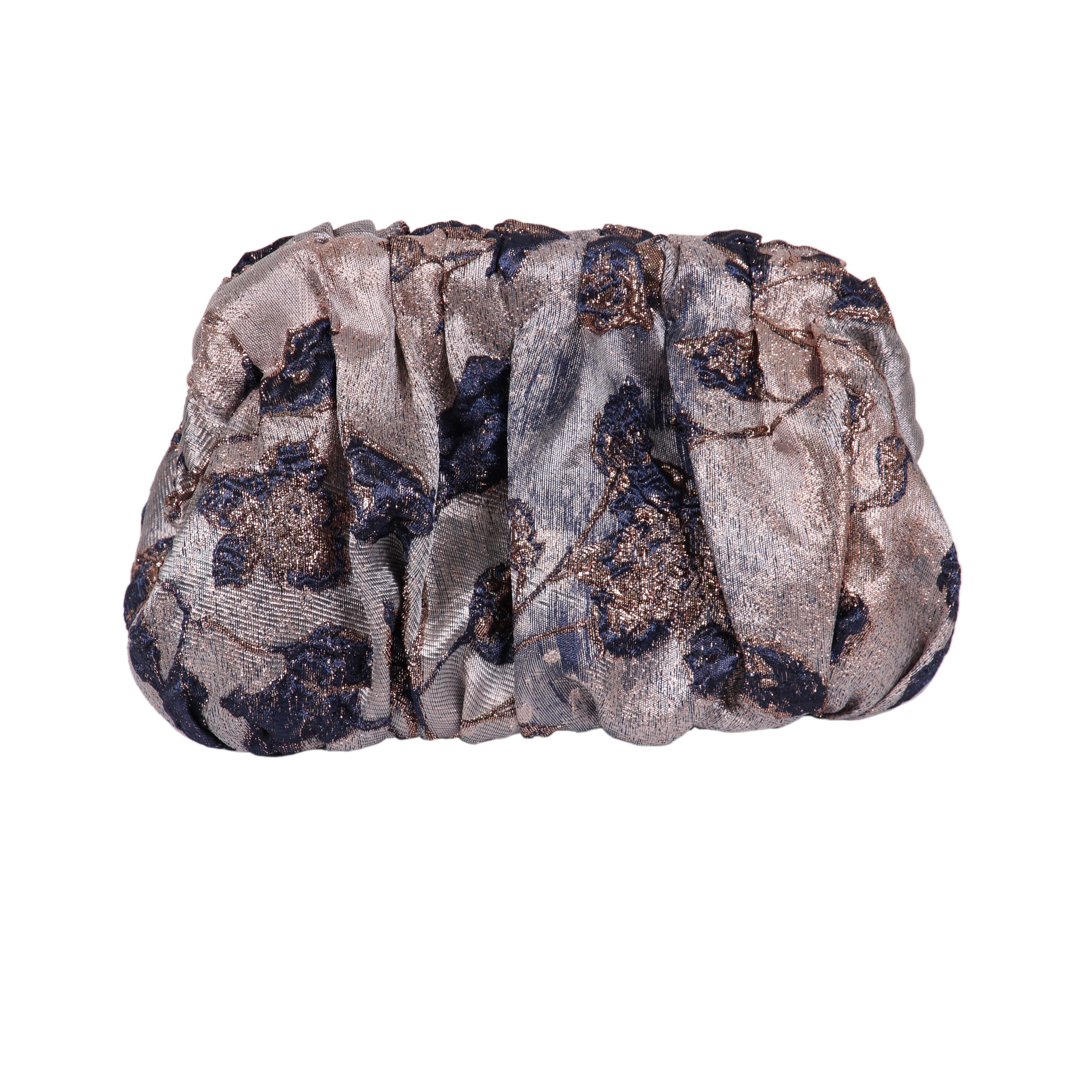 Sac en brocart a fleurs bleues