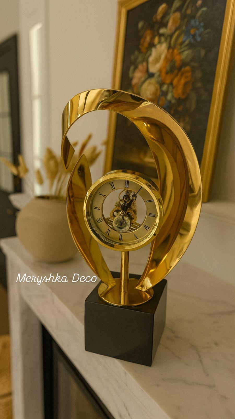 Horloge décorative dorée moderne