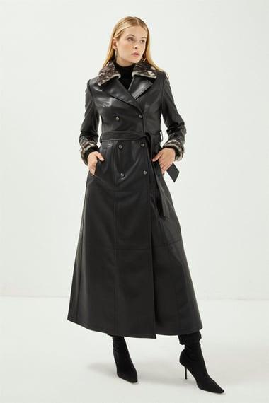 Trench-coat en cuir noir avec poches et col en fourrure